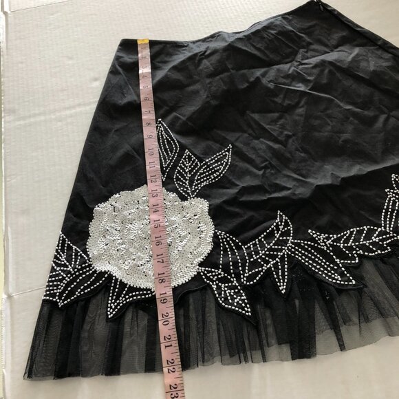NEW Cache Poodle type beaded Black skirt size 6 White Sequin Mesh Hem - Picture 5 of 9